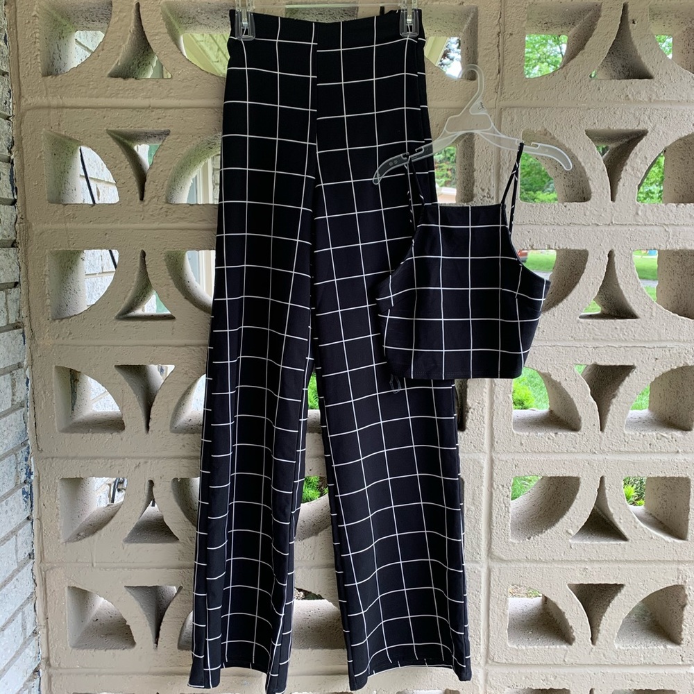 Fashion Nova 2 piece crop top and pants set